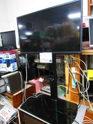 ㊗緊急事態宣言解除。25000円→12000円　＜＜早い者勝ち＞＞ジモティー限定売り値引きセール。リサイクルショップのダイトーです。お持ち帰り価格　オリオン　液晶TV32インチ　2017年　スタイリッシュTVスタンド付き 純正の足はありません。