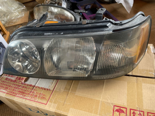 Y33シーマ ヘッドライト