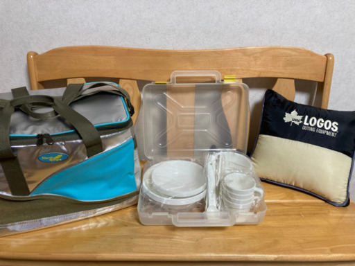 キャンプ用品　クーラーバッグ　食器セット　LOGOSブランケット