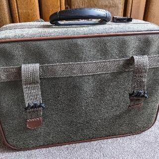 鞄ほぼ未使用　セカンドバック使用感ありの画像