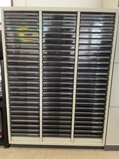 A4クリアケースキャビネット浅型3列24段 幅800mm 奥行450mm 高さ1100mm 1台