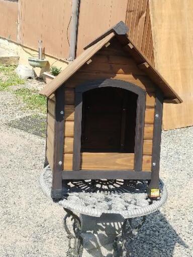 (商談中になりました)木製　犬小屋　使用度少ないと思います。