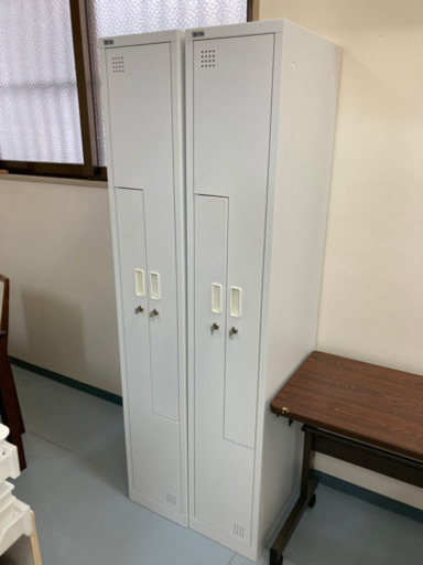 2人用ロッカー×2台♠︎オフィス♠︎珍しいＬ字型♠︎