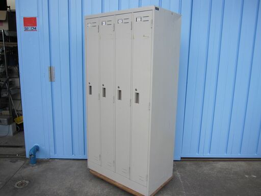 SALE!!!　4人用ロッカー　コクヨ製LKシリーズ　ニューグレー　鍵無し（作成可能　880円/本）　LK-4MT