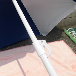 JM11762)ビーチパラソル 直径：約190cm 高さ：約190cm 青×白 中古品【取りに来られる方限定】の画像