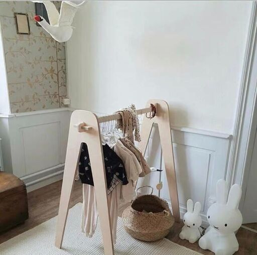 ★新品★子供服用ウッドハンガーラック