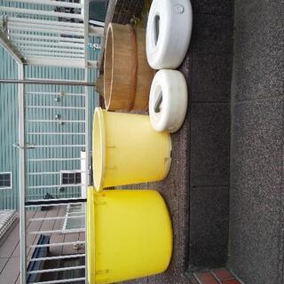 漬物樽と石