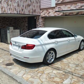 検査4年2月523d ハイライン ディーゼルターボ/黒革/HDDナビ/idrive/地デジ/Bluetoothオーディオ/バックカメラ/デイライト/Mスポーツアルミの画像