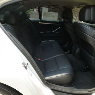 検査4年2月523d ハイライン ディーゼルターボ/黒革/HDDナビ/idrive/地デジ/Bluetoothオーディオ/バックカメラ/デイライト/Mスポーツアルミの画像