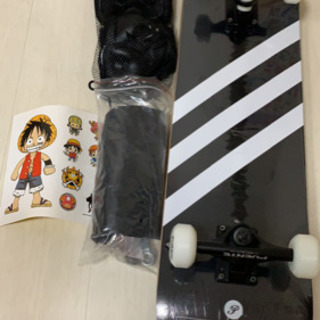 【新品】スケートボード　スケボー　残り4つ