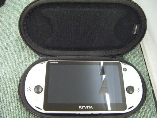 ソニー　PSVITA　PCH-2000　中古品　本体+ケース
