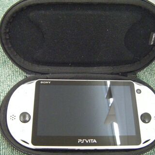 ソニー　PSVITA　PCH-2000　中古品　本体+ケース