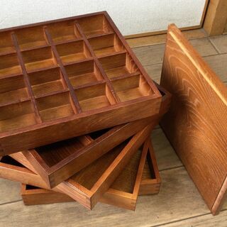 木製５段重ね小物入れ（重箱型）