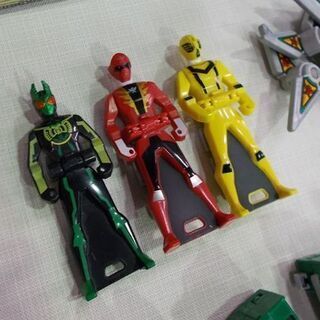 ヒーロー玩具 ゴーカイジャー マジレンジャー おもちゃ セット ジャンク ヒーロー戦隊 スーパー戦隊 海賊戦隊ゴーカイジャー 魔法戦隊マジレンジャー バンダイ BANDAI ロボ レンジャーキー 札幌市東区 新道東店の画像