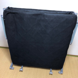 シングル折りたたみベット、白マットレス付（無料）の画像