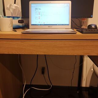 Ikea MICKE ミッケ 学習机デスク, 電源タップと引出し...