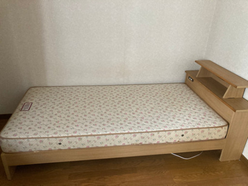 シングルベッド  マットレス付き　寝具
