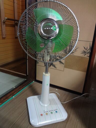 扇風機　スヤスヤタイマー付き　首振り送風　Electric Fan