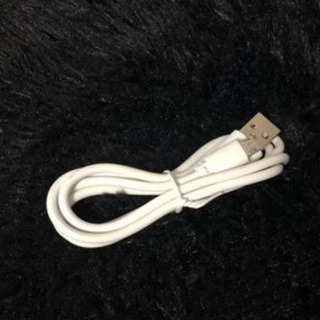 【配送・直接引渡OK】USB給電　卓上扇風機　３段階風量調整　暑さ対策の画像