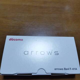 【新品】大幅値引きの送料込み docomo arrows Be4 F-41A 白色　フリーSIMに出来るようです。