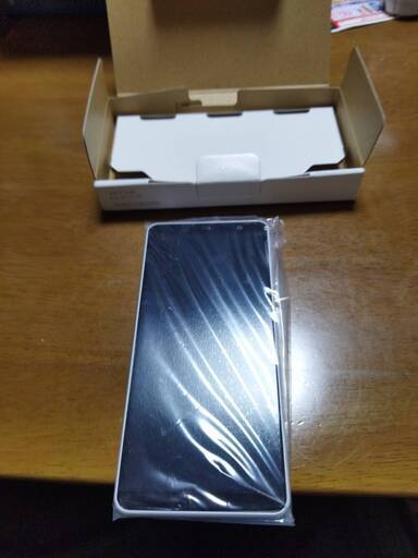 【新品】大幅値引きの送料込み docomo arrows Be4 F-41A 白色　フリーSIMに出来るようです。