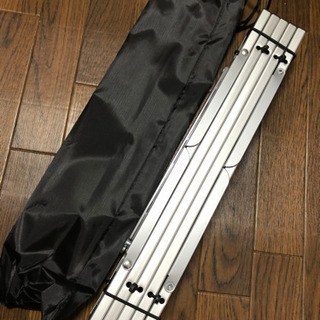 【新品】アウトドア テーブル シルバーの画像