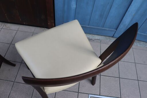 karimoku(カリモク家具)のオーク材を使用したダイニングチェアー2脚セットです。シンプルでありながらゆったりとしたデザインの北欧スタイルの木製椅子です♪和の空間にもおススメです！①