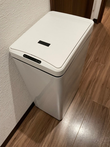 【美品】ゴミ箱　ダストボックス　センサー付き　自動開閉