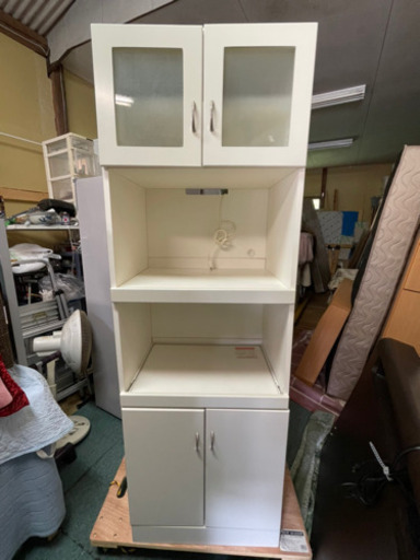 【リサイクルサービス八光　田上店　配達・設置OK】ホワイト　スリムタイプ食器棚