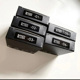 化粧品大量出品中！断捨離&在庫一掃の為！【新品・未使用・美品】FOCALLURE チーク フェースカラー アイシャドウの画像