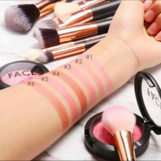 化粧品大量出品中！断捨離&在庫一掃の為！【新品・未使用・美品】FOCALLURE チーク フェースカラー アイシャドウの画像