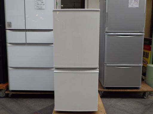 美品 シャープ ノンフロン冷凍冷蔵庫 2016年製 SJ-D14B-W 137L 一人暮らしに最適