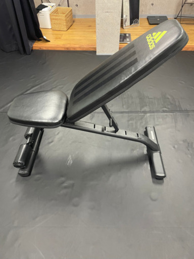フラットベンチ　adidas 16キロ