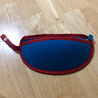 収納できるお食事エプロンの画像