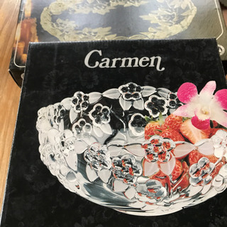 ドイツ製　ガラスのサラダボールと大皿の画像