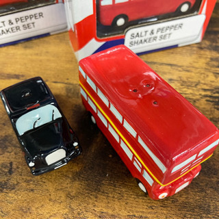 【🚙可愛いすぎる🚗料理🍳の時間が楽しくなる💃🕺塩コショウ🧂入れ😎 】塩コショウ入れ unico インテリアの画像