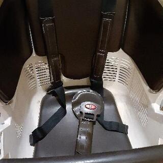 電動アシスト機能つき３人乗り自転車の画像