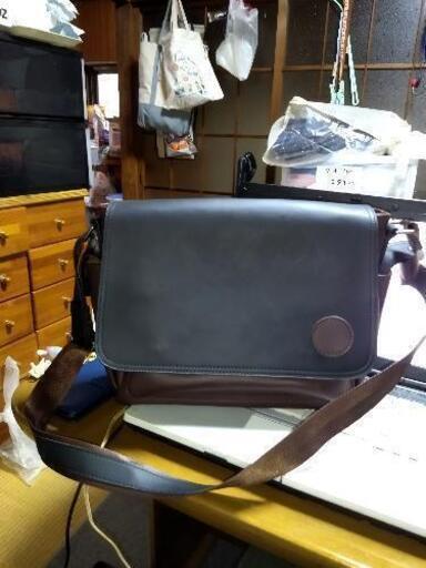 新品未使用（再値下げしました）　高級感あるショルダーバッグ