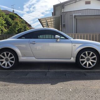 アウディ TT 1.8T Sラインの画像