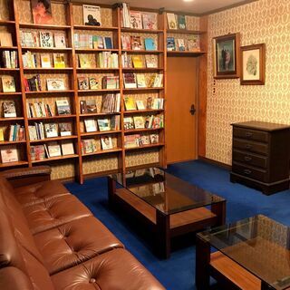 【大宮台ひだまりと本の家】レトロな洋間を読書室にしました。気分を...