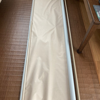ニトリロールスクリーンカーテン