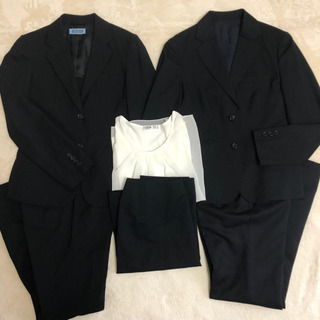 【お話中】スーツ2着とカットソー