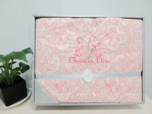 配送料無料エリアあります(*^^*)！Christian Dior☆羽毛掛ふとん☆150×200㎝☆薄く軽い