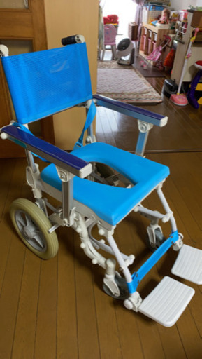 シャワーキャリー　入浴用車いす