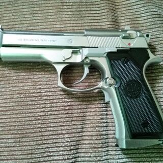 最終値下げ！電動ブローバックハンドガン