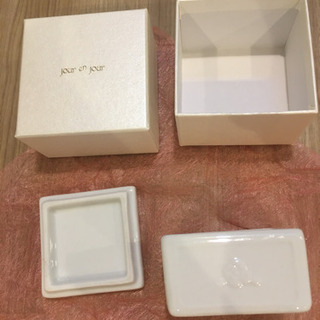 0円！陶器製　アクセサリーケース　の画像