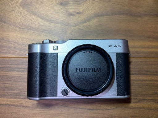 FUJIFILM ミラーレス　X-A5 シルバー　XC15-45mm