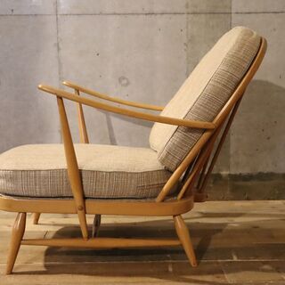 LLOYD'S ANTIQUES(ロイズ・アンティークス)で取扱われていた英国ercol(アーコール)のシングルソファです。ナチュラルな雰囲気のゆったりとしたアームチェアはシアタールームにもおすすめ♪の画像