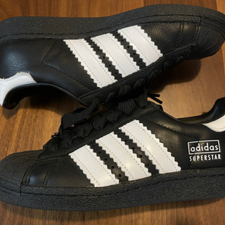 【極美品】アディダス adidas スーパースター 黒×白 22cmの画像
