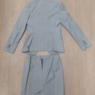 【ワールド/アンタイトル】 女性用Mサイズ スカートスーツ 上下セットの画像